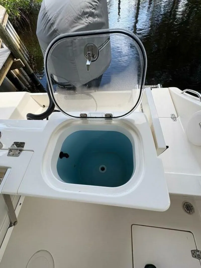 Slide: The Image of Cobia 240 CC 2019 - 5647117