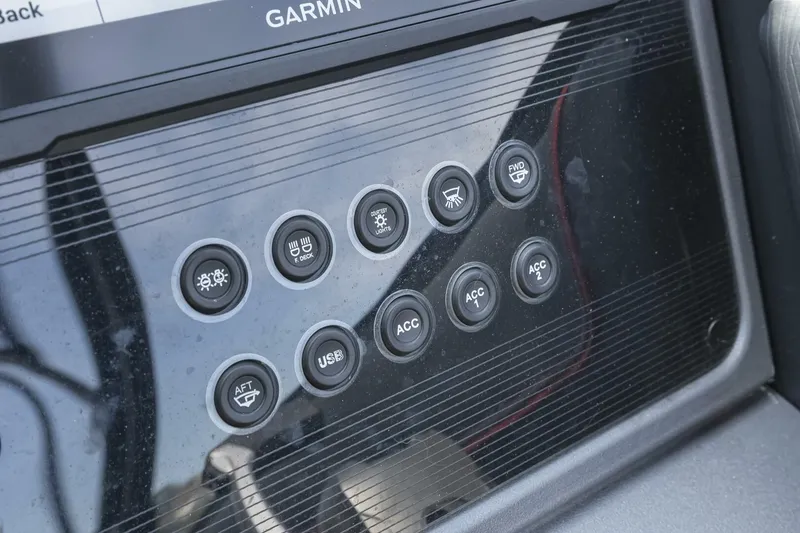 Slide: The Image of Manitou 22 MAX Bench 2025 - 5647298