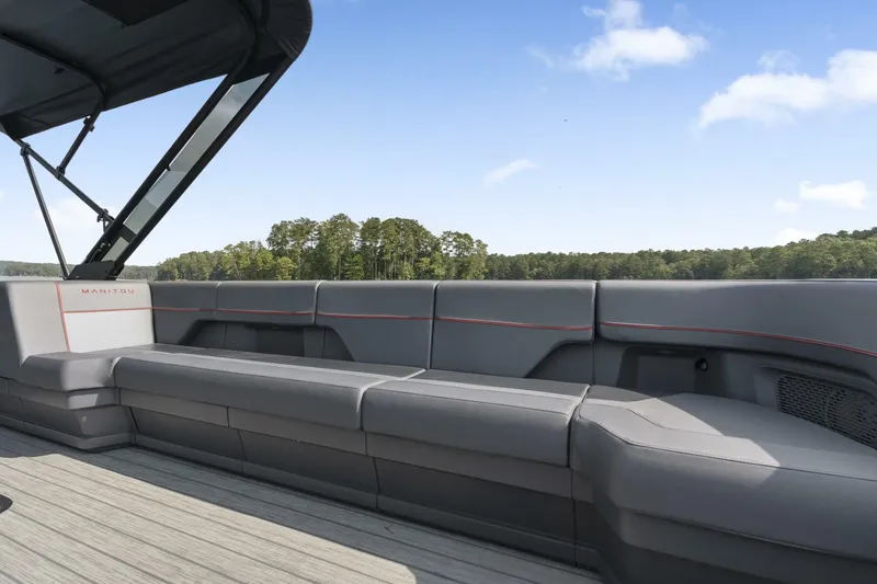 Slide: The Image of Manitou 22 MAX Bench 2025 - 5647303