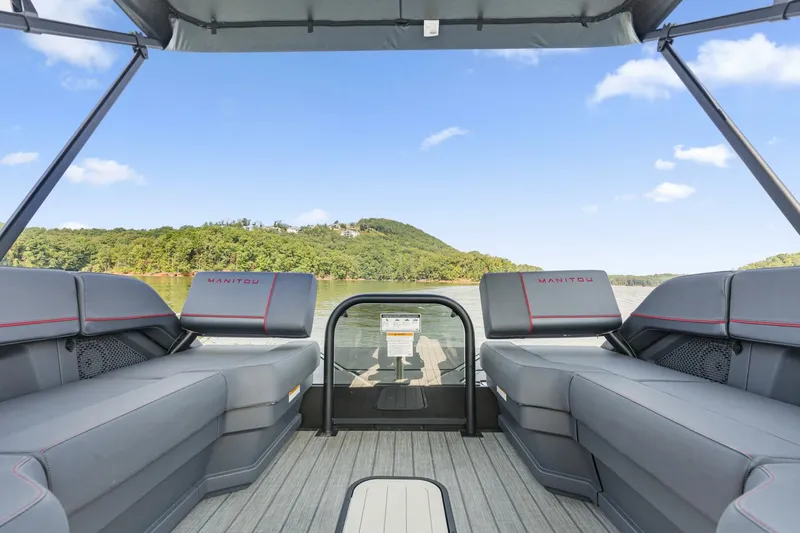 Slide: The Image of Manitou 22 MAX Bench 2025 - 5647288