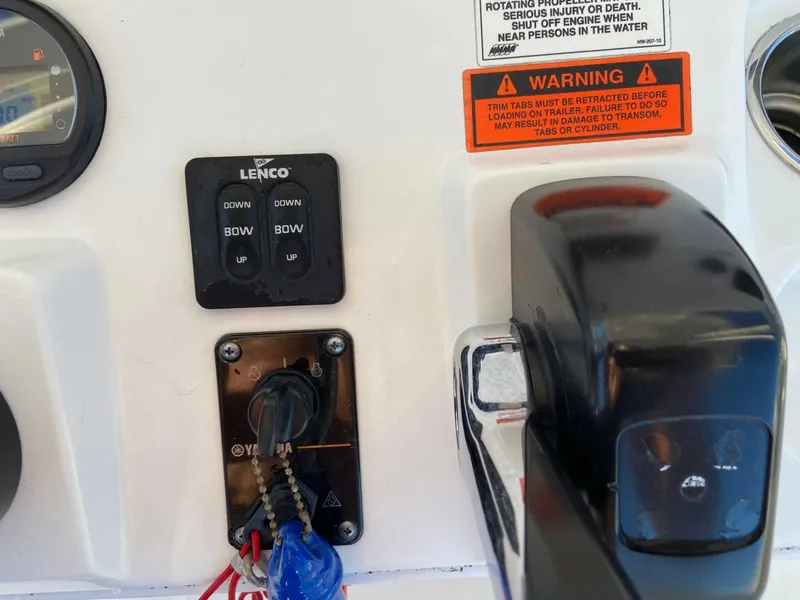 Slide: The Image of Sea Hunt Ultra 234 2015 - 5647450