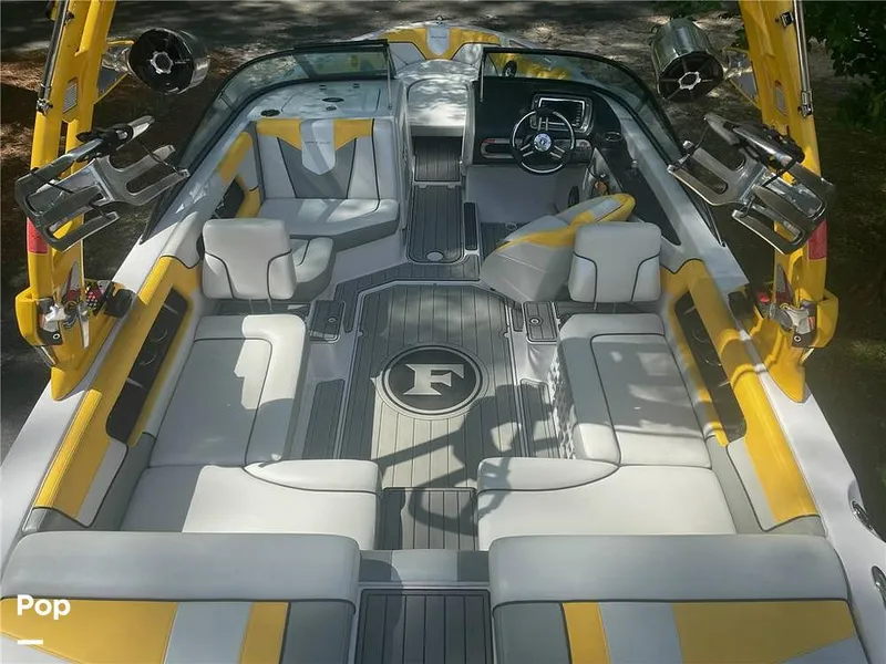 Slide: The Image of View From Stern - 10486170