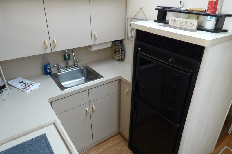 Slide: The Image of Silverton 41 Convertible 1991 - 5648131