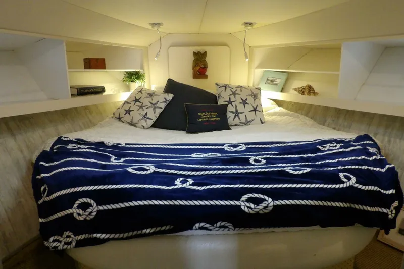 Slide: The Image of Silverton 41 Convertible 1991 - 5648139