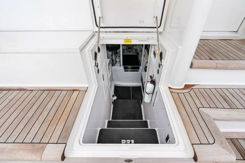 Slide: The Image of 2006 Viking 61 Convertible KNOT ON CALL - 5648363