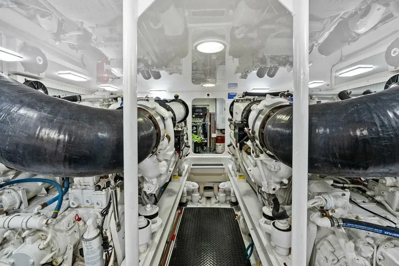 Slide: The Image of 2006 Viking 61 Convertible KNOT ON CALL - 5648356