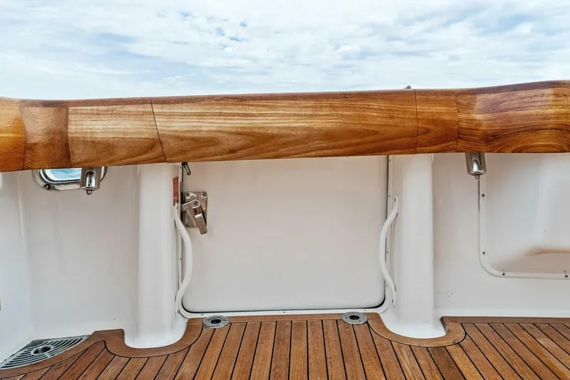 Slide: The Image of 2006 Viking 61 Convertible KNOT ON CALL - 5648309