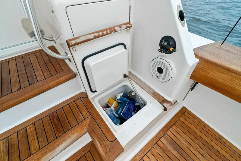 Slide: The Image of 2006 Viking 61 Convertible KNOT ON CALL - 5648291