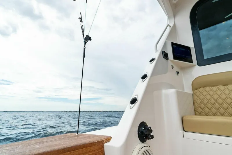 Slide: The Image of 2006 Viking 61 Convertible KNOT ON CALL - 5648311