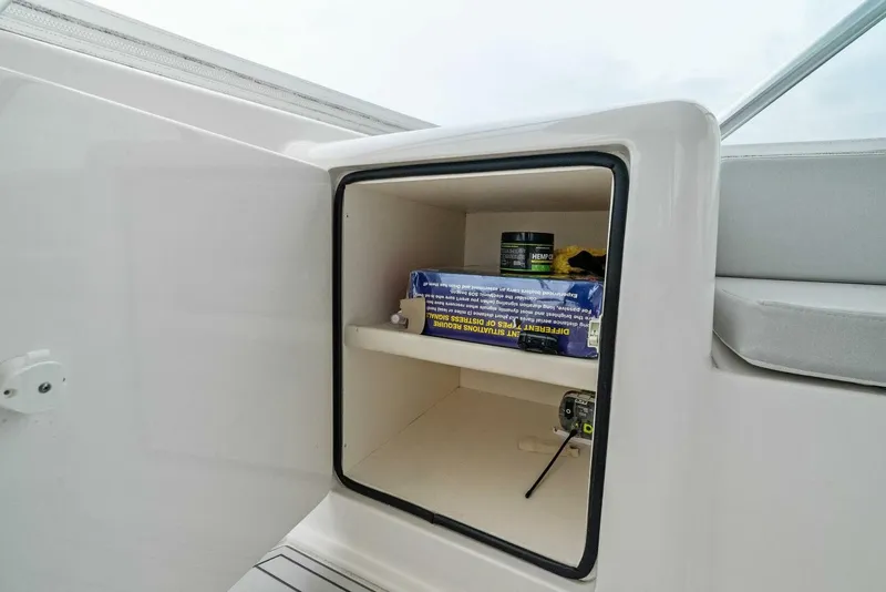 Slide: The Image of 2006 Viking 61 Convertible KNOT ON CALL - 5648297