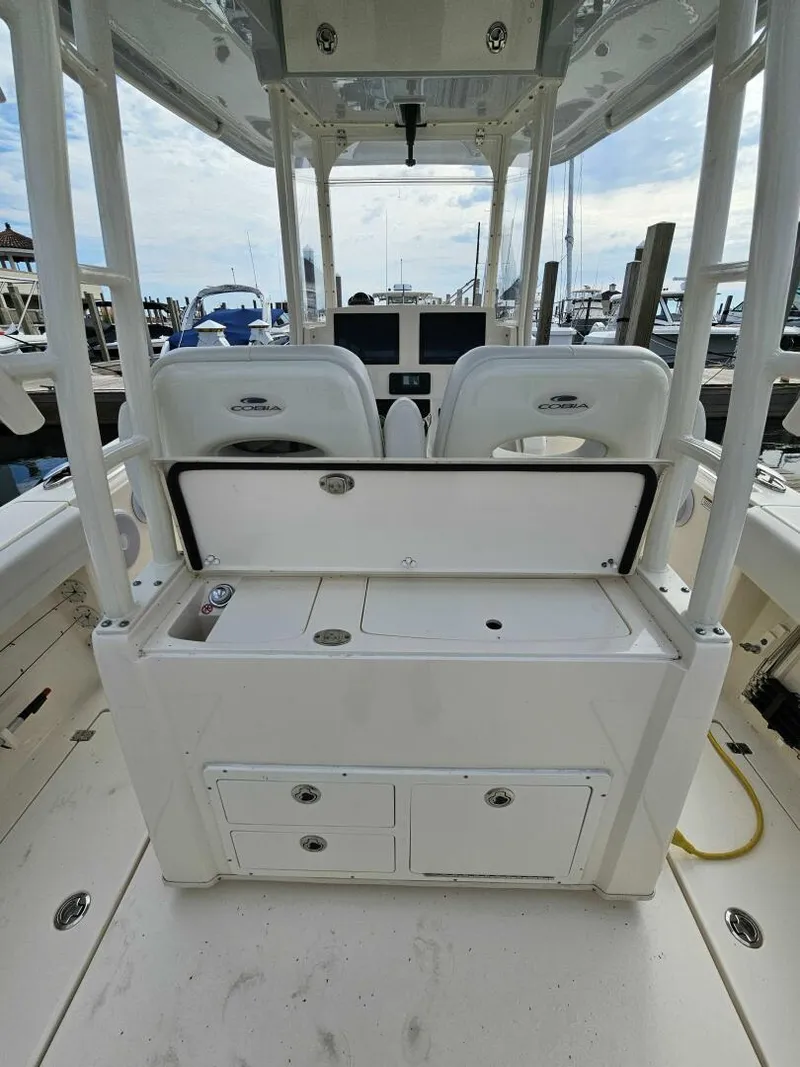 Slide: The Image of Cobia 301 Center Console 2021 - 5647814