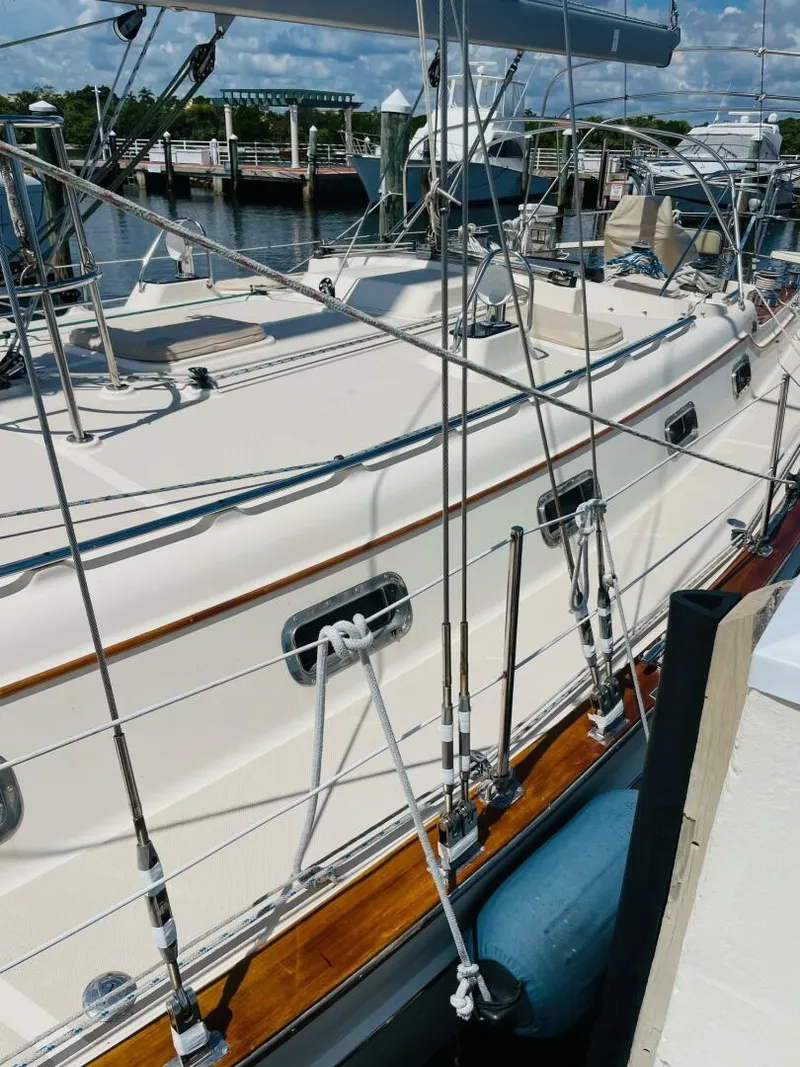 Slide: The Image of Island Packet 420 2002 - 5648503