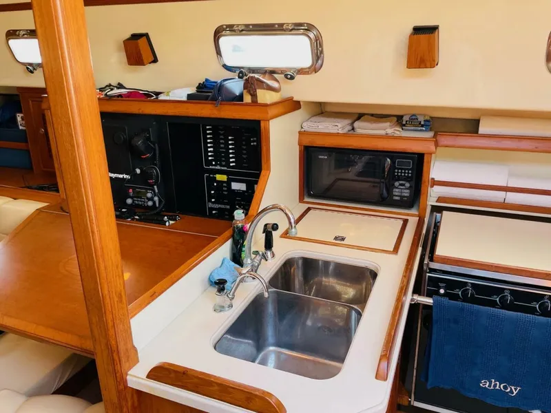 Slide: The Image of Island Packet 420 2002 - 5648571