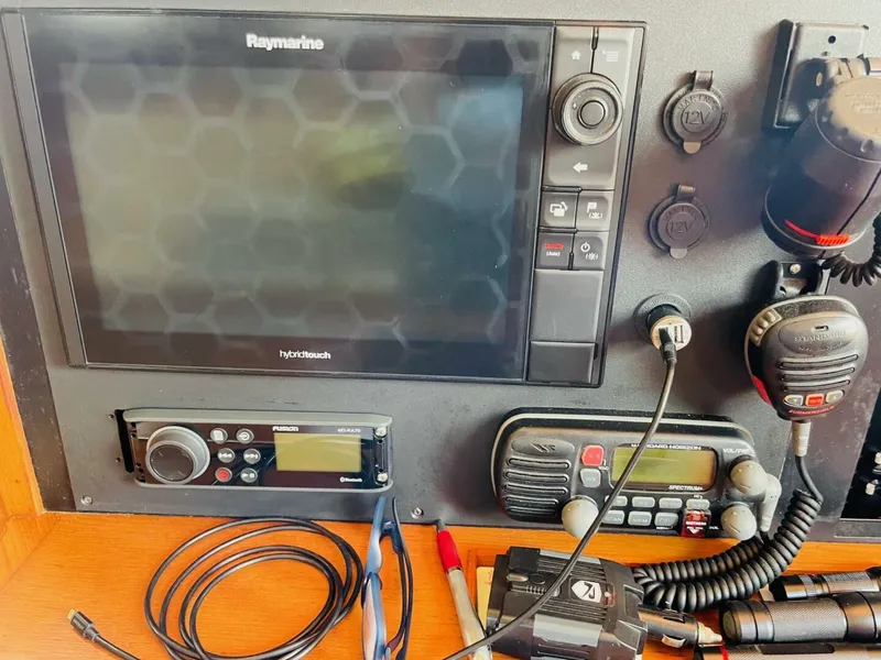 Slide: The Image of Island Packet 420 2002 - 5648588