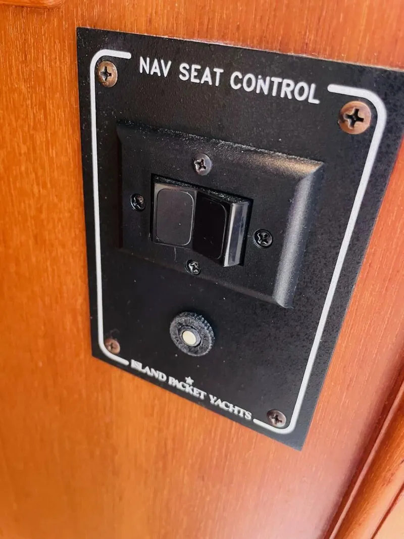 Slide: The Image of Island Packet 420 2002 - 5648595