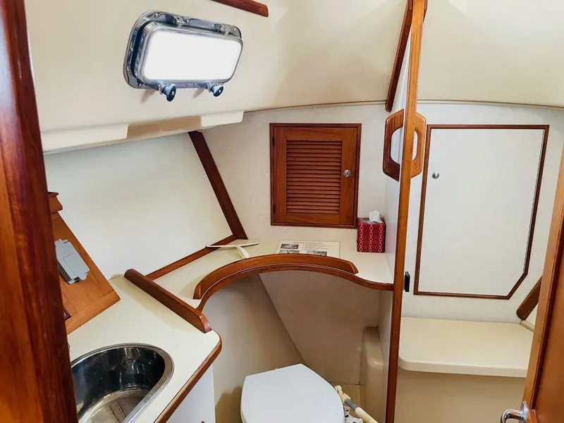 Slide: The Image of Island Packet 420 2002 - 5648581