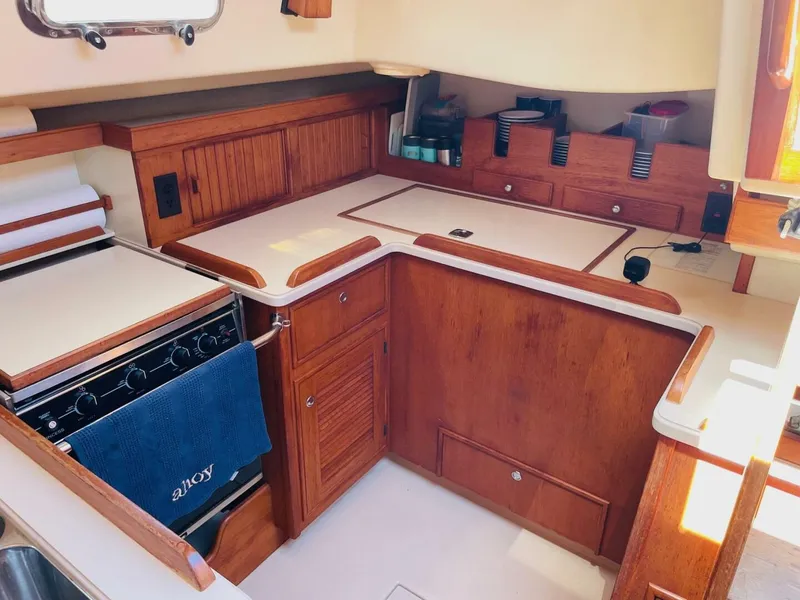 Slide: The Image of Island Packet 420 2002 - 5648569