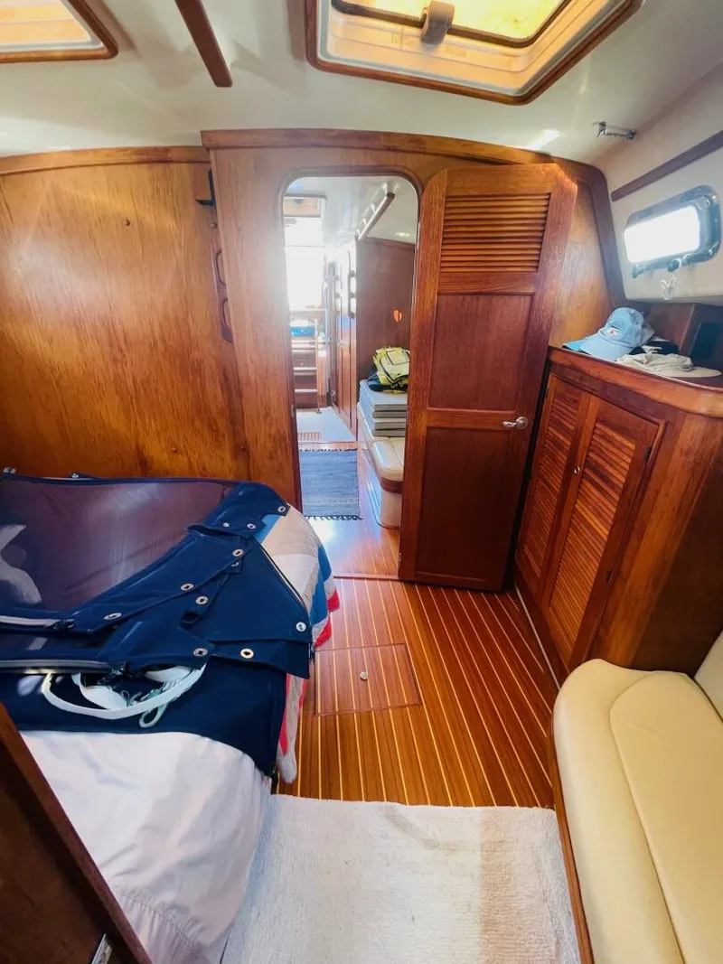 Slide: The Image of Island Packet 420 2002 - 5648586