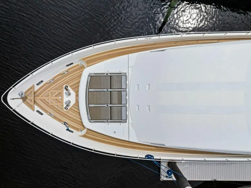 Slide: The Image of 2004 Ferretti 94 Motor Yacht - 5660603