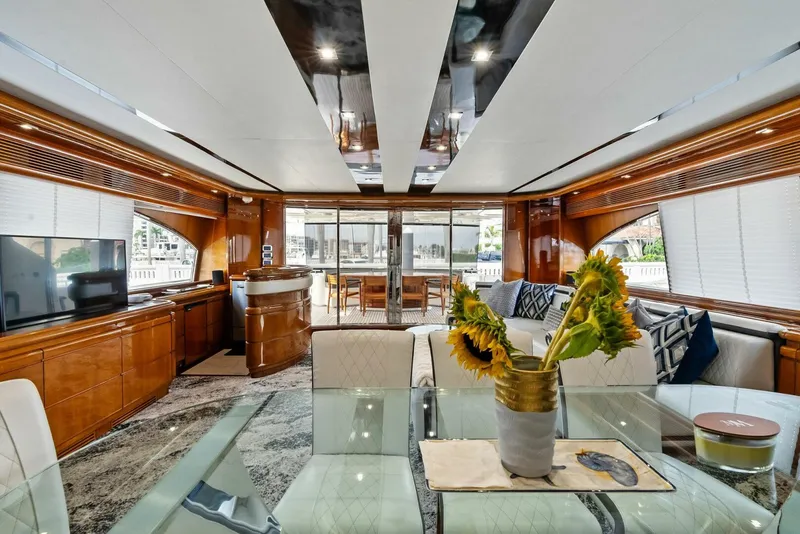 Slide: The Image of 2004 Ferretti 94 Motor Yacht - 5660530