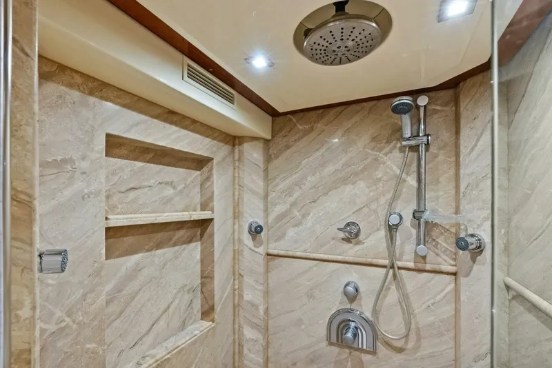 Slide: The Image of 2004 Ferretti 94 Motor Yacht VIP Head - 5660569