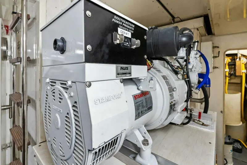 Slide: The Image of Ferretti Yachts 94 Motor Yacht 2004 - 5660600