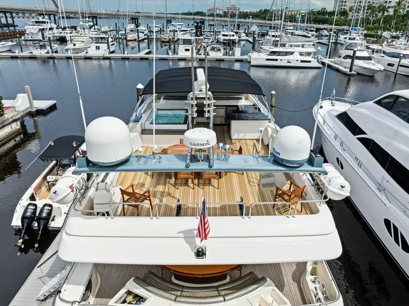 Slide: The Image of 2004 Ferretti 94 Motor Yacht - 5660608