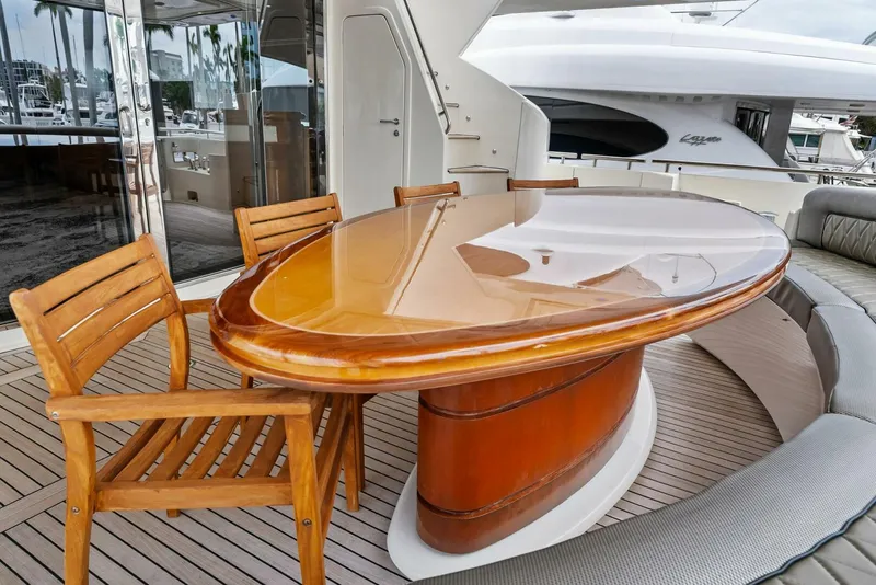 Slide: The Image of 2004 Ferretti 94 Motor Yacht - 5660502