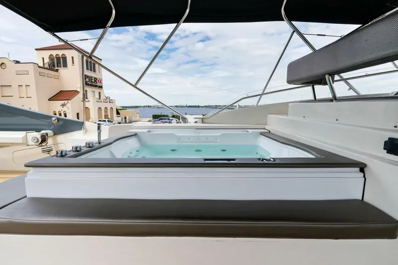 Slide: The Image of 2004 Ferretti 94 Motor Yacht - 5660508