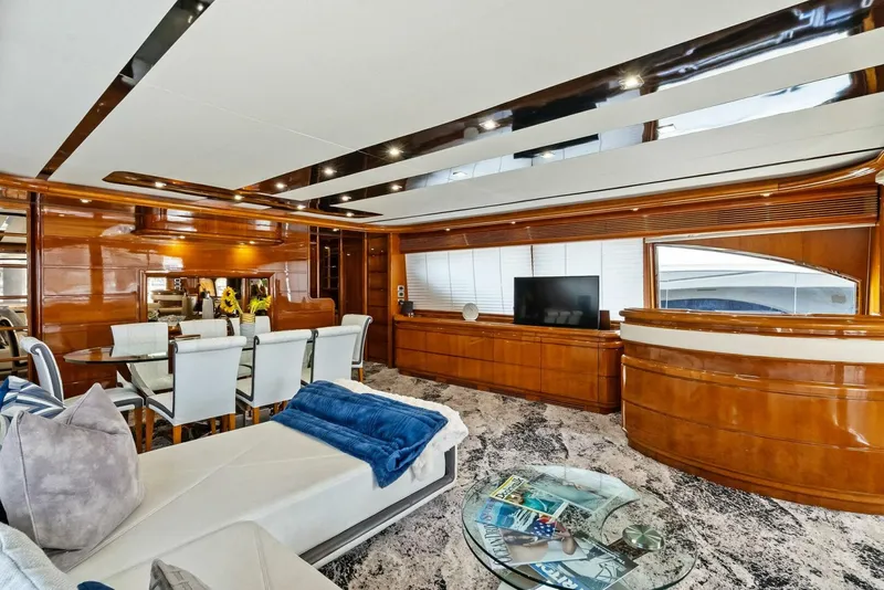 Slide: The Image of 2004 Ferretti 94 Motor Yacht - 5660529