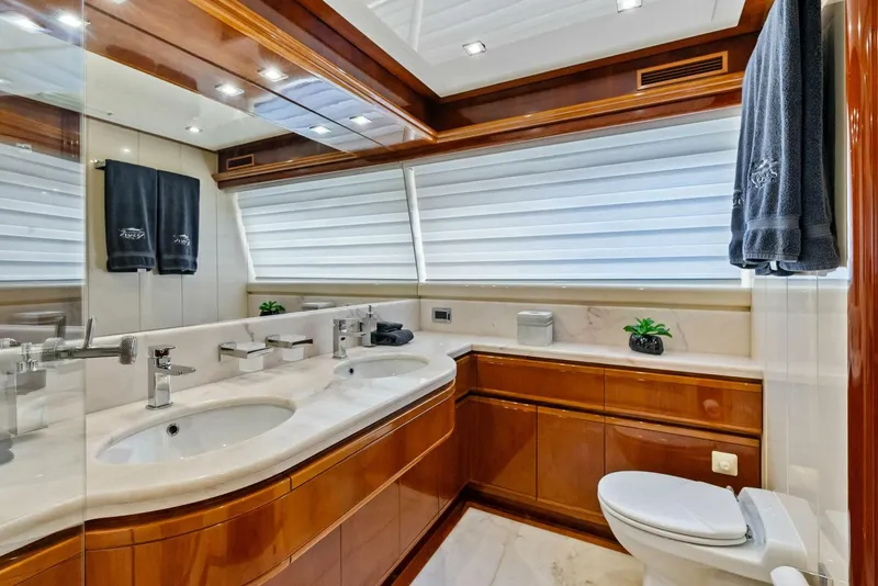 Slide: The Image of 2004 Ferretti 94 Motor Yacht - 5660555