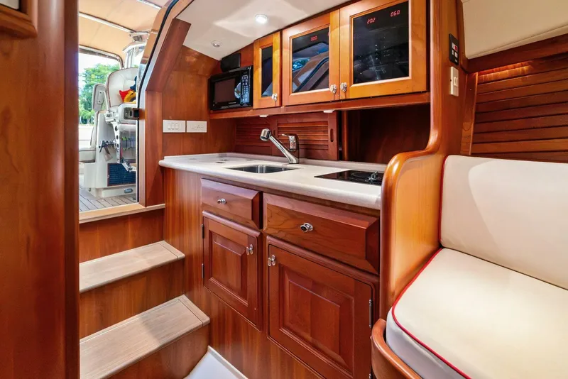 Slide: The Image of Hinckley Talaria 38R Convertible 2008 - 5648757