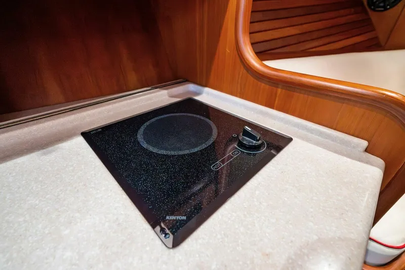 Slide: The Image of Hinckley Talaria 38R Convertible 2008 - 5648759