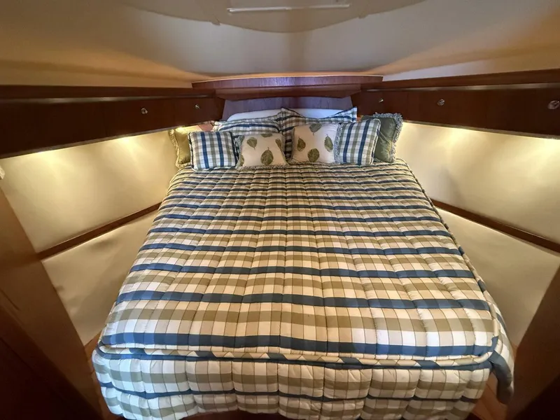 Slide: The Image of Tiara 3600 Sovran 2005 - 5648976