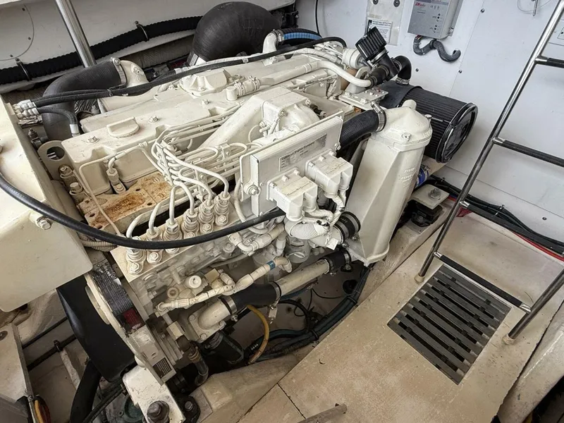 Slide: The Image of Tiara 3600 Sovran 2005 - 5648981