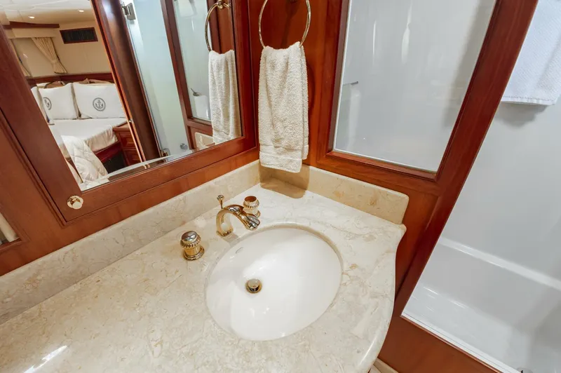 Slide: The Image of 57McKinna143 - 5649019