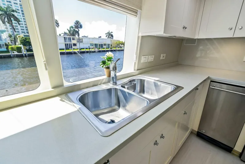 Slide: The Image of Sabre 92 2004 - 5691315