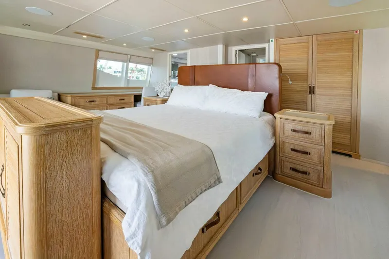 Slide: The Image of Sabre 92 2004 - 5691325