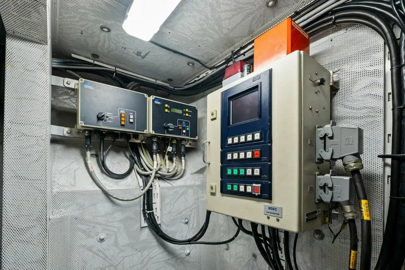 Slide: The Image of Sabre 92 2004 - 5691355