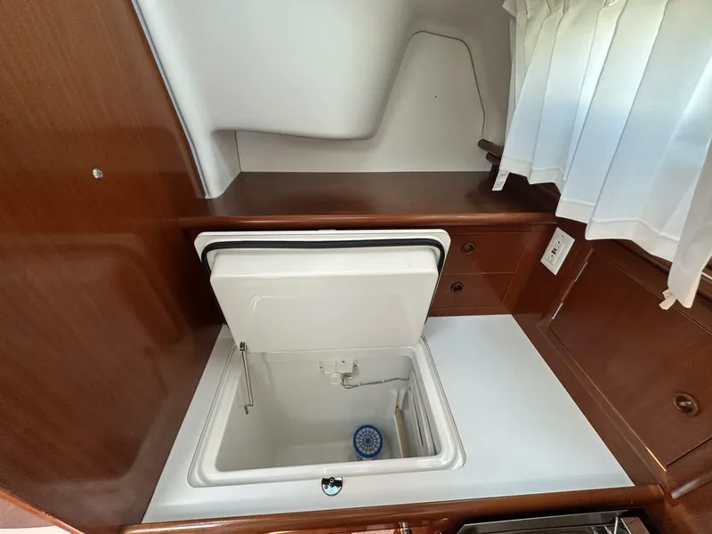 Slide: The Image of Beneteau 33 2004 - 5653359