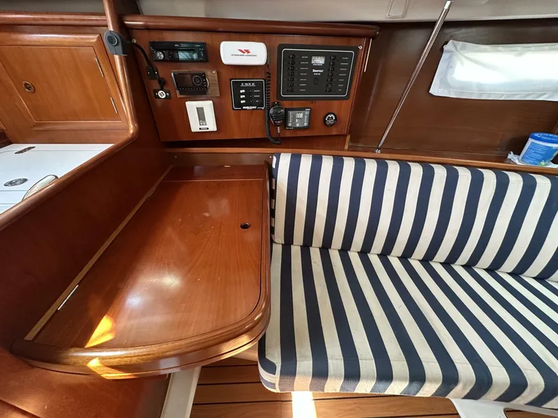 Slide: The Image of Beneteau 33 2004 - 5653369