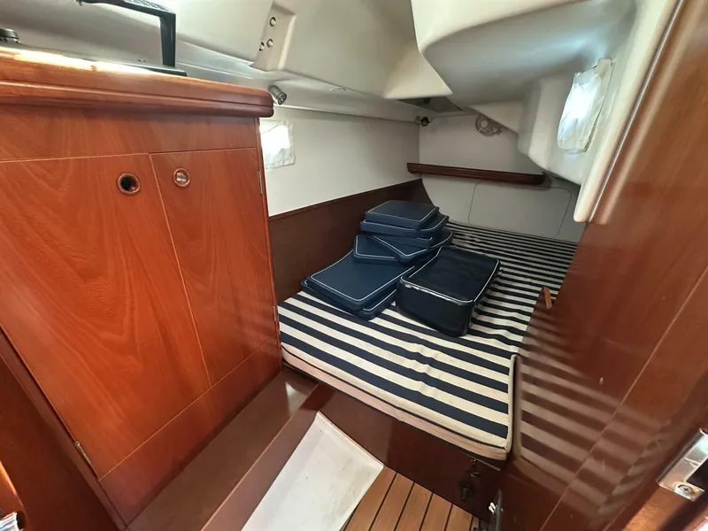 Slide: The Image of Beneteau 33 2004 - 5653372