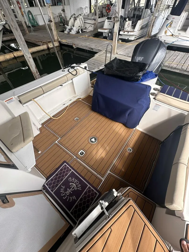 Slide: The Image of Ranger Tug R27 2021 - 5649425