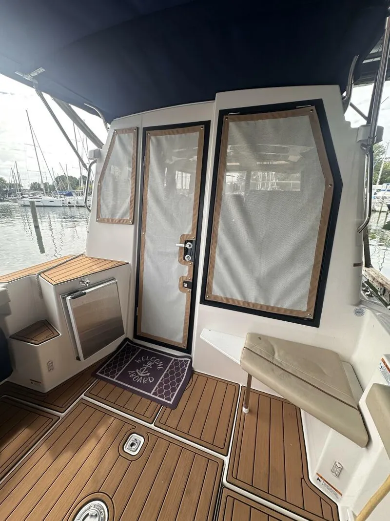 Slide: The Image of Ranger Tug R27 2021 - 5649411