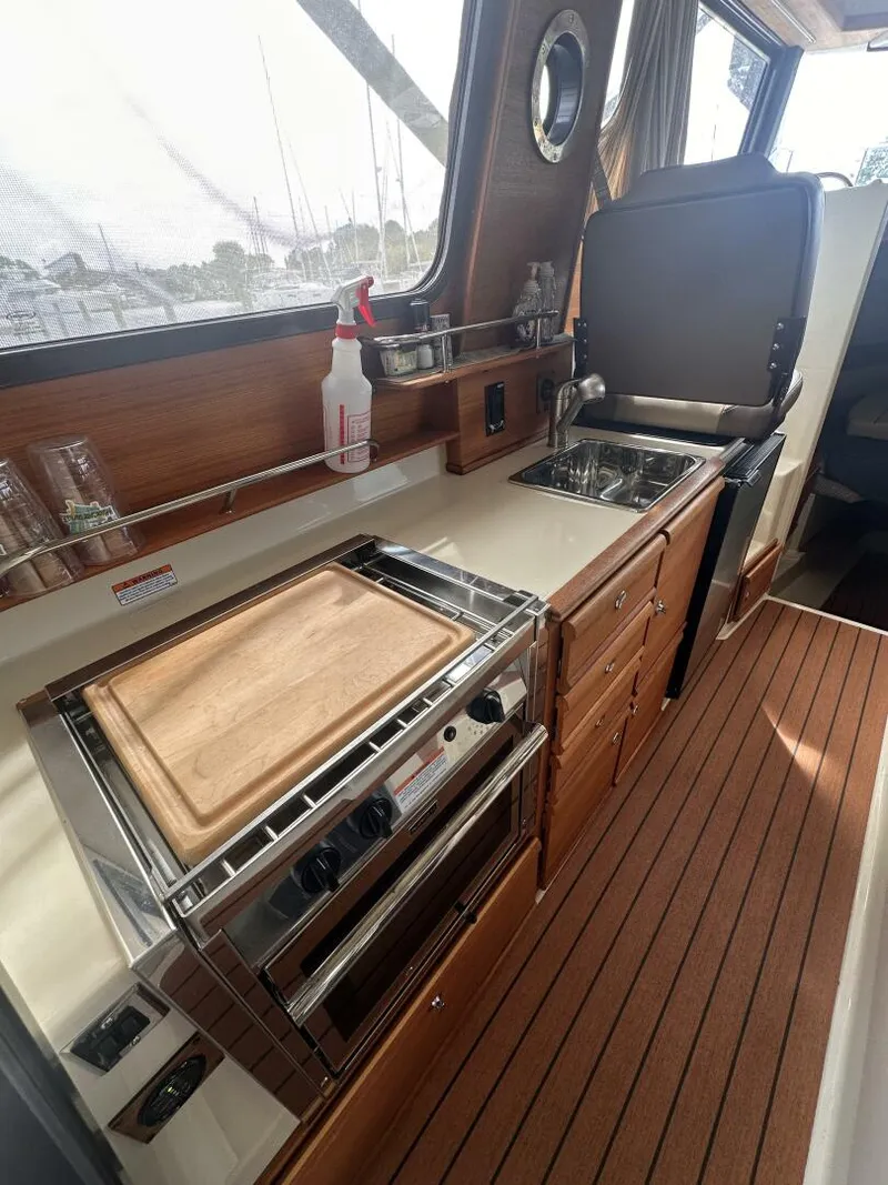 Slide: The Image of Ranger Tug R27 2021 - 5649413