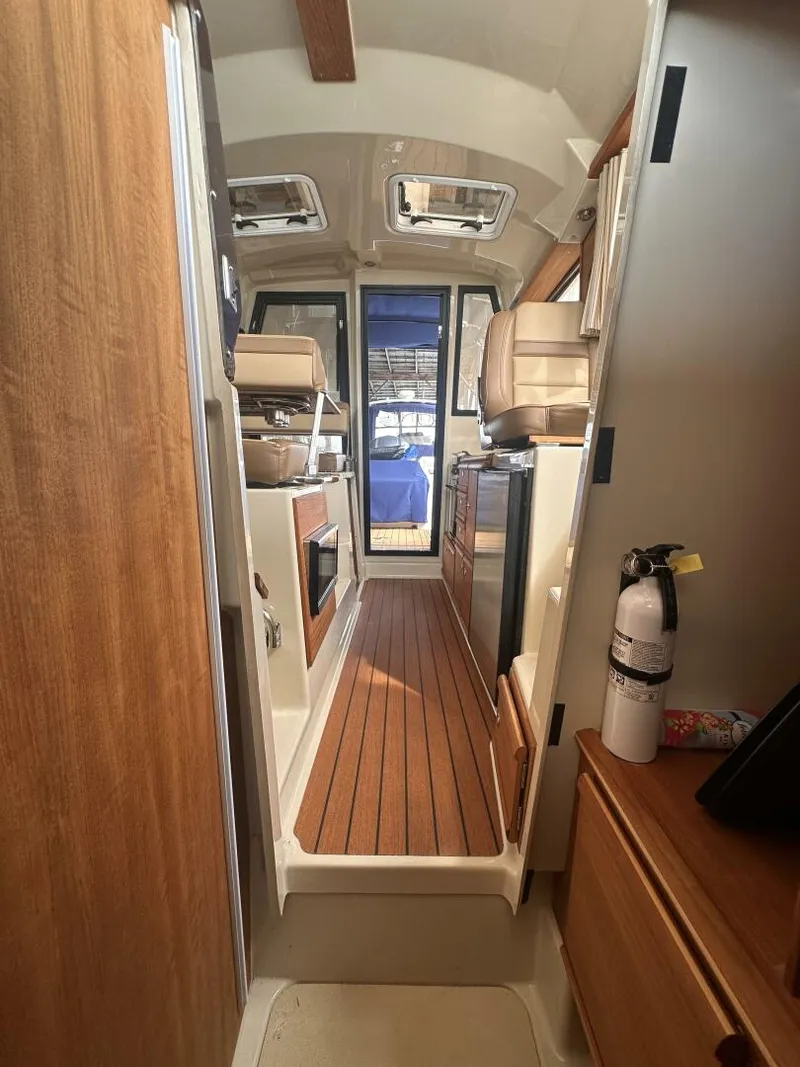 Slide: The Image of Ranger Tug R27 2021 - 5649416