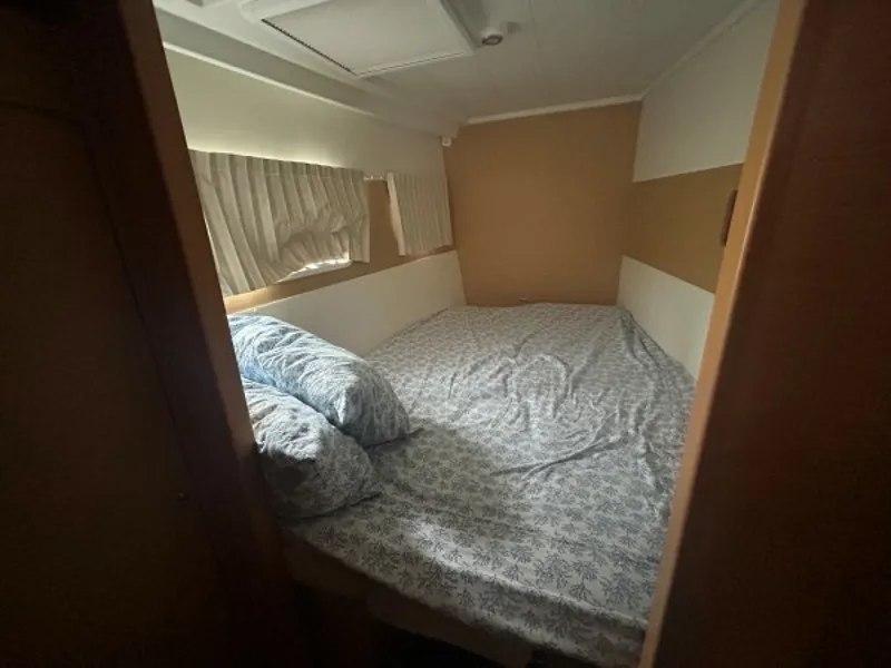 Slide: The Image of Used Sail Catamaran for sale 2011 Lagoon 400 - HALLDIS - 5649480