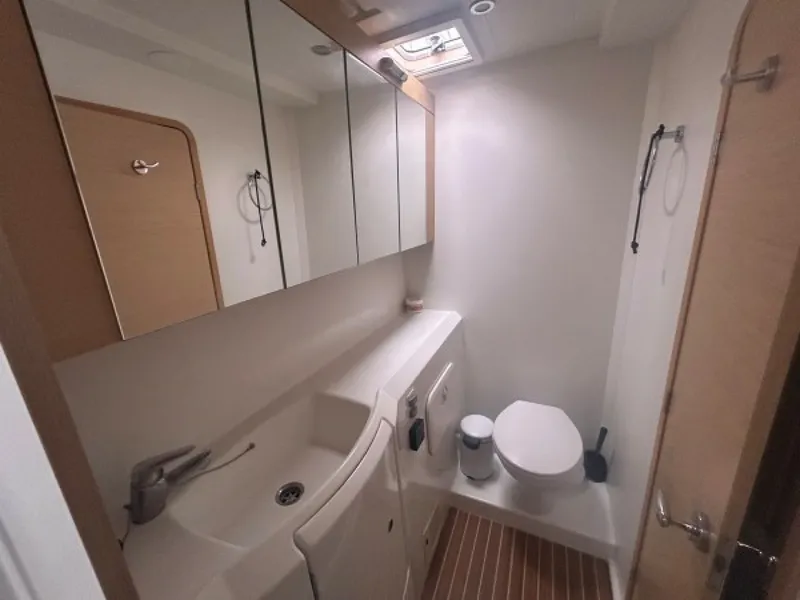 Slide: The Image of Used Sail Catamaran for sale 2011 Lagoon 400 - HALLDIS - 5649479