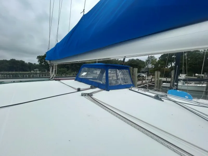 Slide: The Image of Used Sail Catamaran for sale 2011 Lagoon 400 - HALLDIS - 5649488