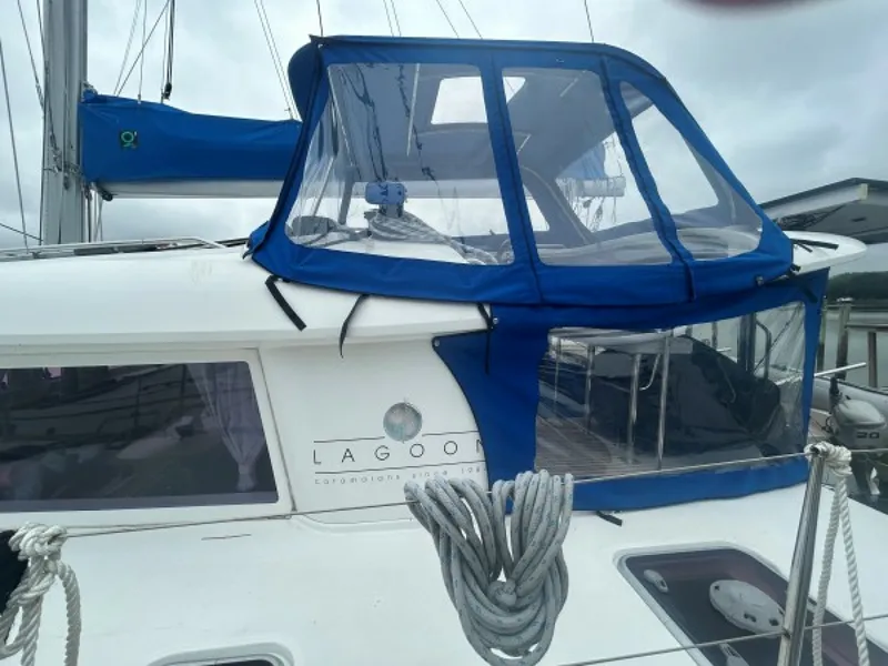 Slide: The Image of Used Sail Catamaran for sale 2011 Lagoon 400 - HALLDIS - 5649491